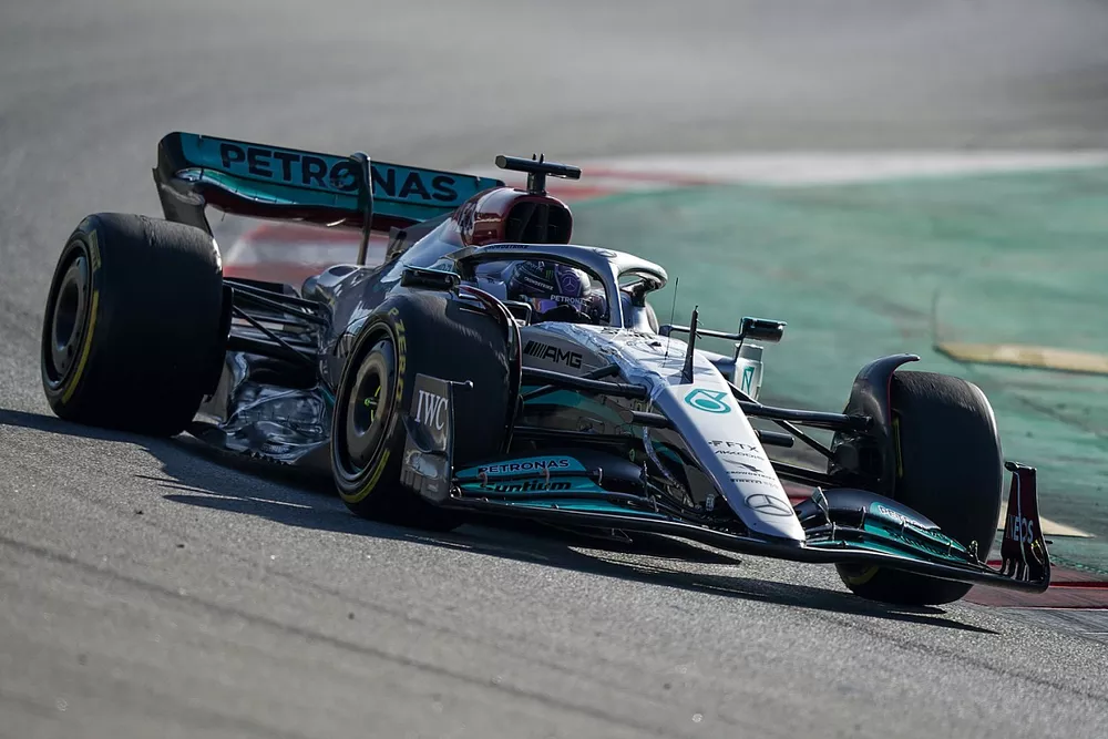 Lewis Hamilton, Mercedes W13