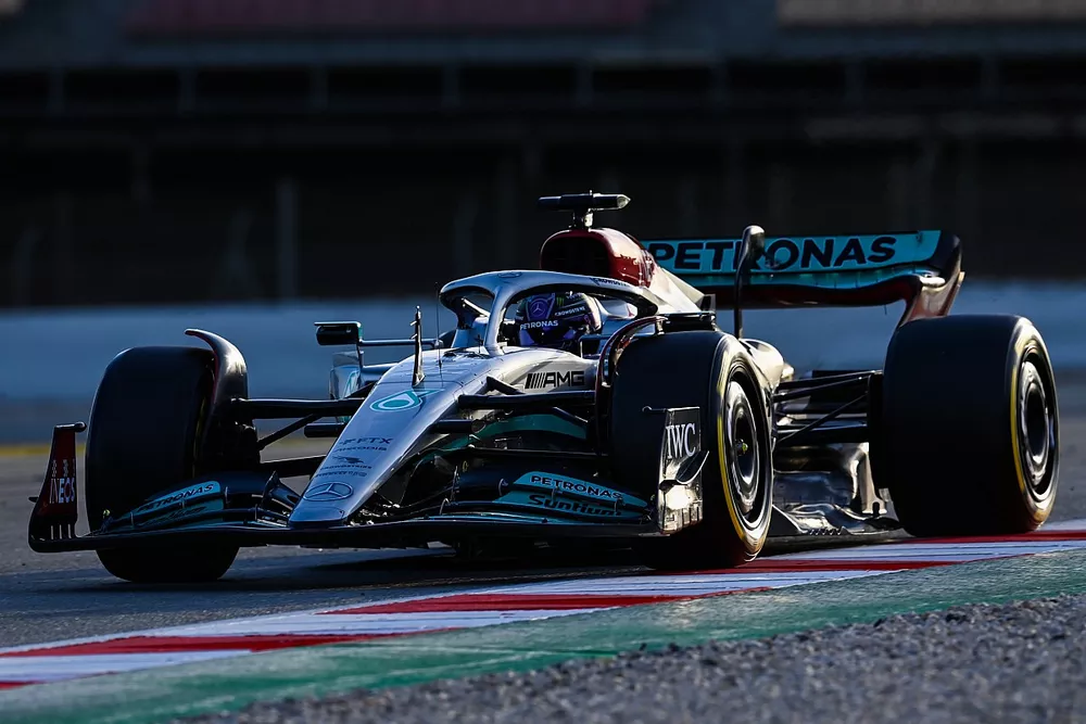 Lewis Hamilton, Mercedes W13