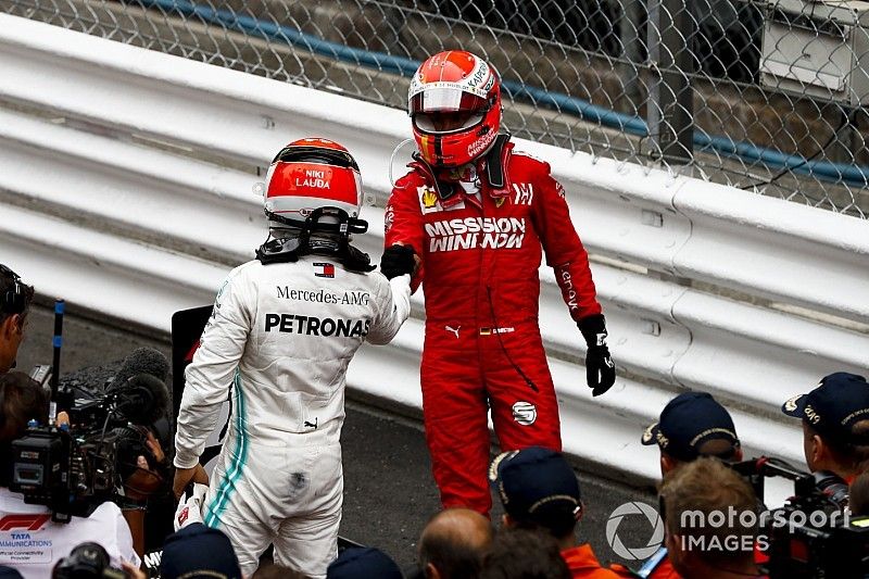 Race Winner Lewis Hamilton, Mercedes AMG F1 and Sebastian Vettel, Ferrari celebrate in Parc Ferme 