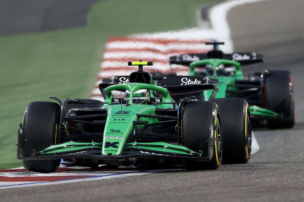 Nico Hulkenberg, Sauber, Gabriel Bortoleto, Sauber