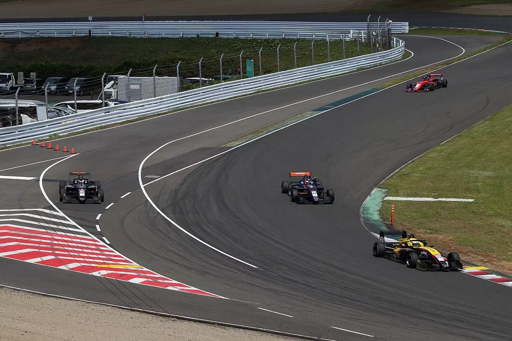 Pitlane exit