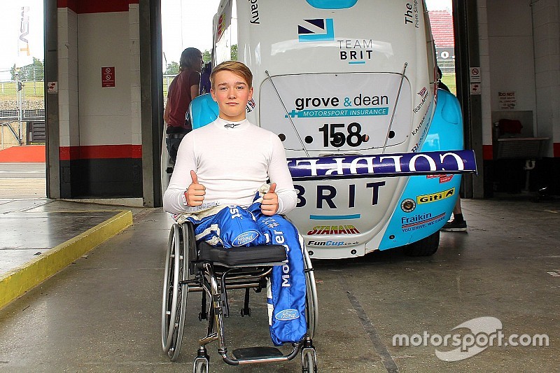 Monger drives racing car for first time since crash