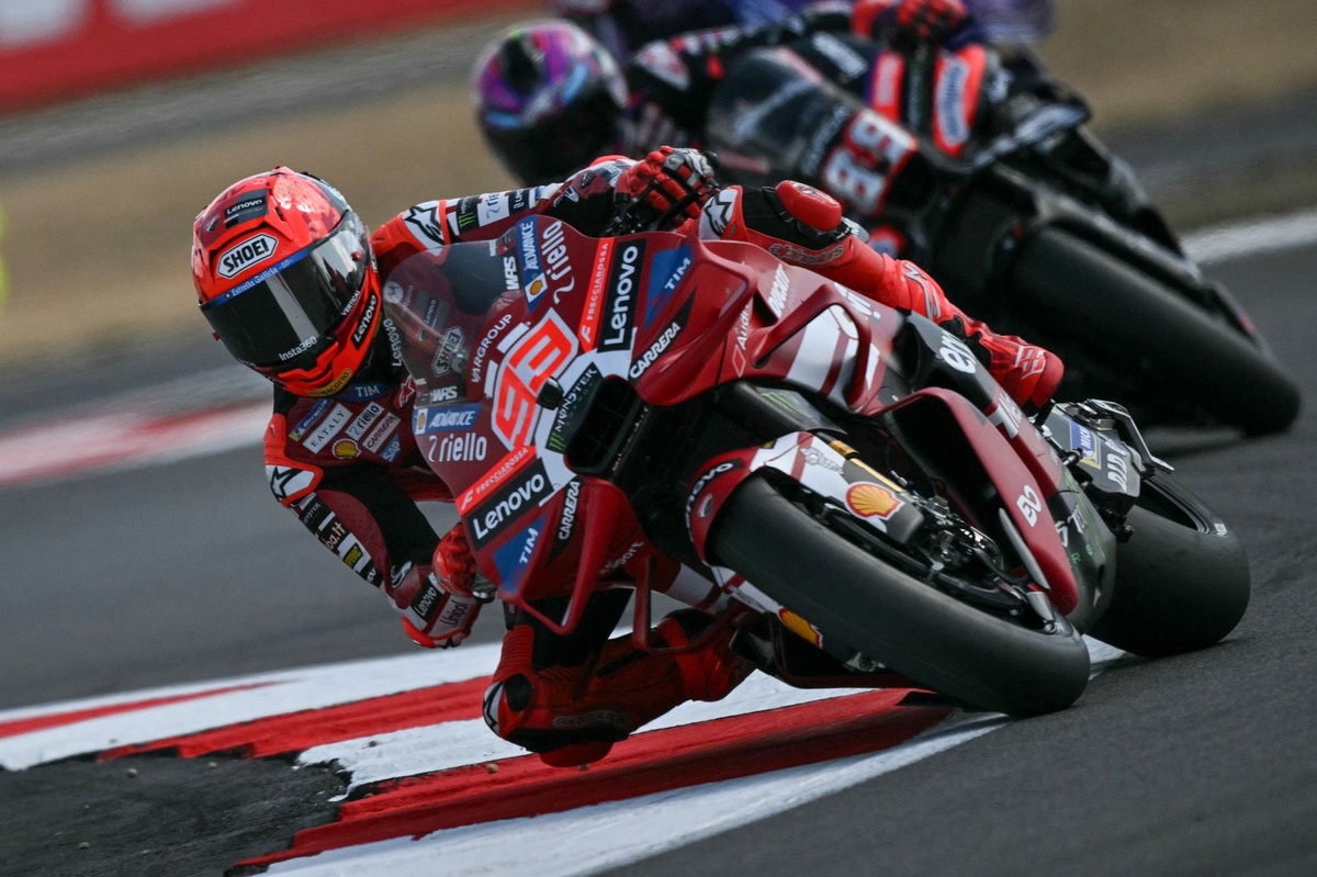 Ducati Seeks Advantage Over Aprilia at Aragon GP