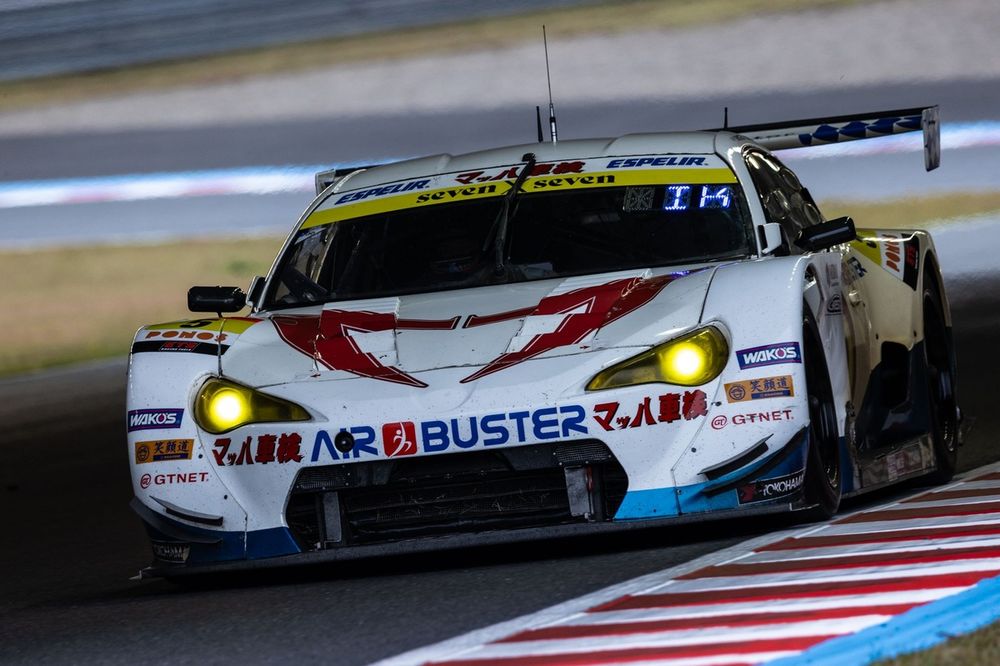 苦節22年、TEAM MACHがついにスーパーGT初優勝。“古代兵器”の活躍は