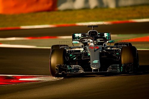 Para Prost, Hamilton inicia la temporada "con una pequeña ventaja"