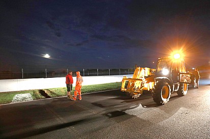 MotoGP: la Direzione Gara ha deciso di intervenire sull'asfalto per renderlo meno pericoloso e far disputare le gare