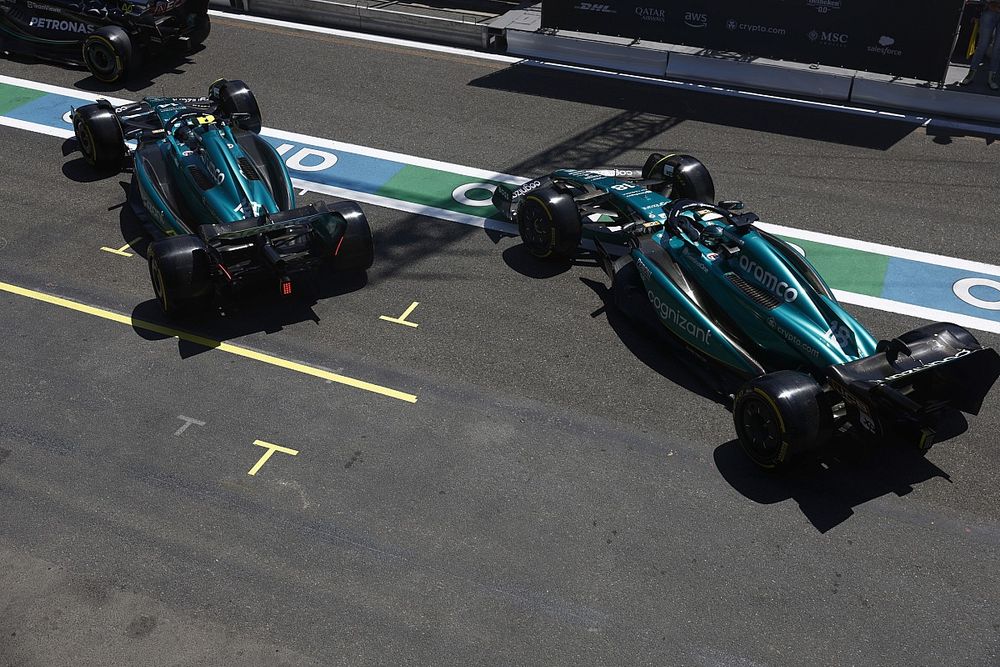 Lance Stroll, Aston Martin AMR23 Fernando Alonso, Aston Martin AMR23