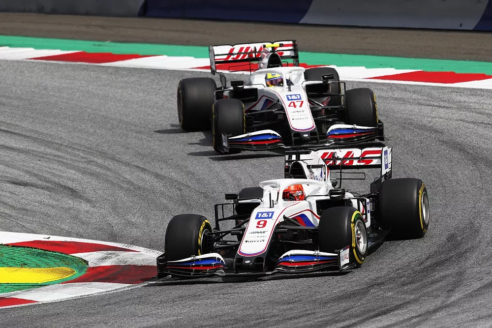 Nikita Mazepin, Haas VF-21, Mick Schumacher, Haas VF-21