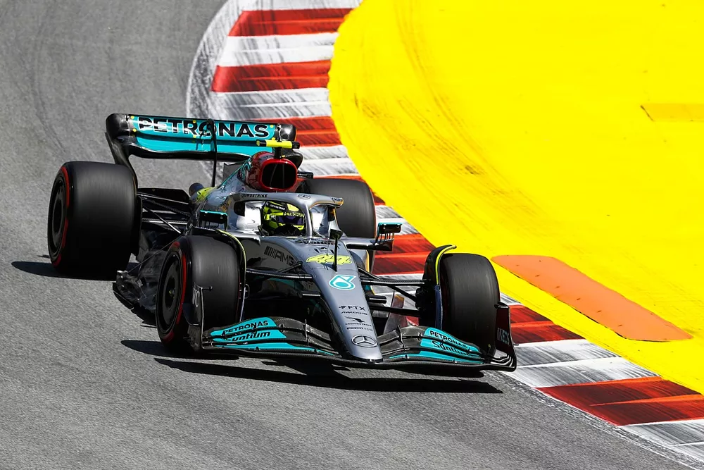 Lewis Hamilton, Mercedes W13