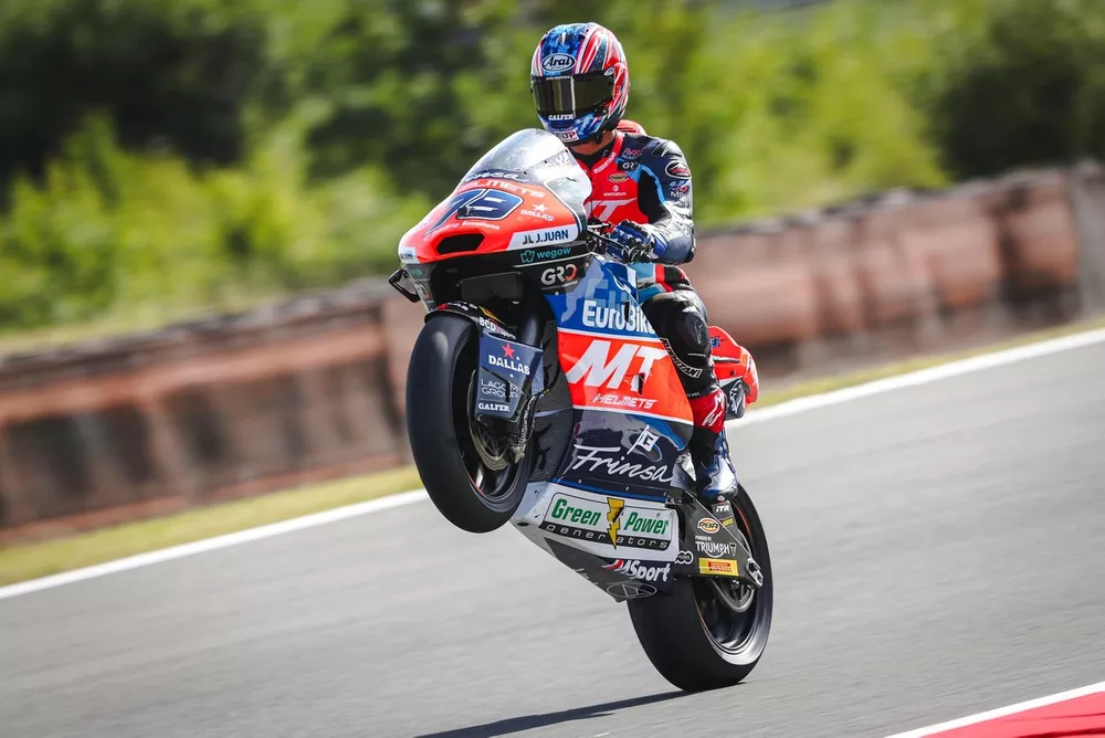 小椋藍が激戦を制し、今季2勝目マーク！ ランキング2番手に浮上｜Moto2