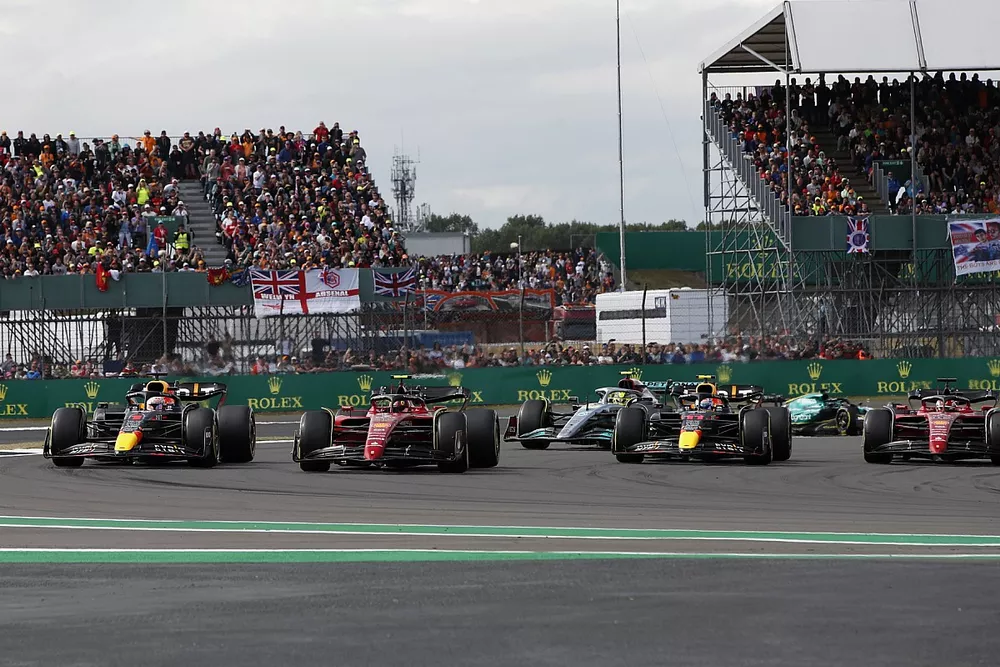 Carlos Sainz, Ferrari F1-75, Max Verstappen, Red Bull Racing RB18, Sergio P&eacute;rez, Red Bull Racing RB18, Charles Leclerc, Ferrari F1-75, Lewis Hamilton, Mercedes W13