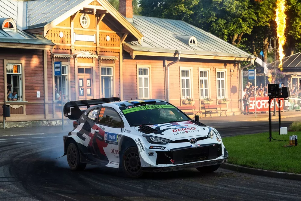 Oliver Solberg, Elliott Edmondson, Toyota Gazoo Racing WRT Toyota GR Yaris Rally1