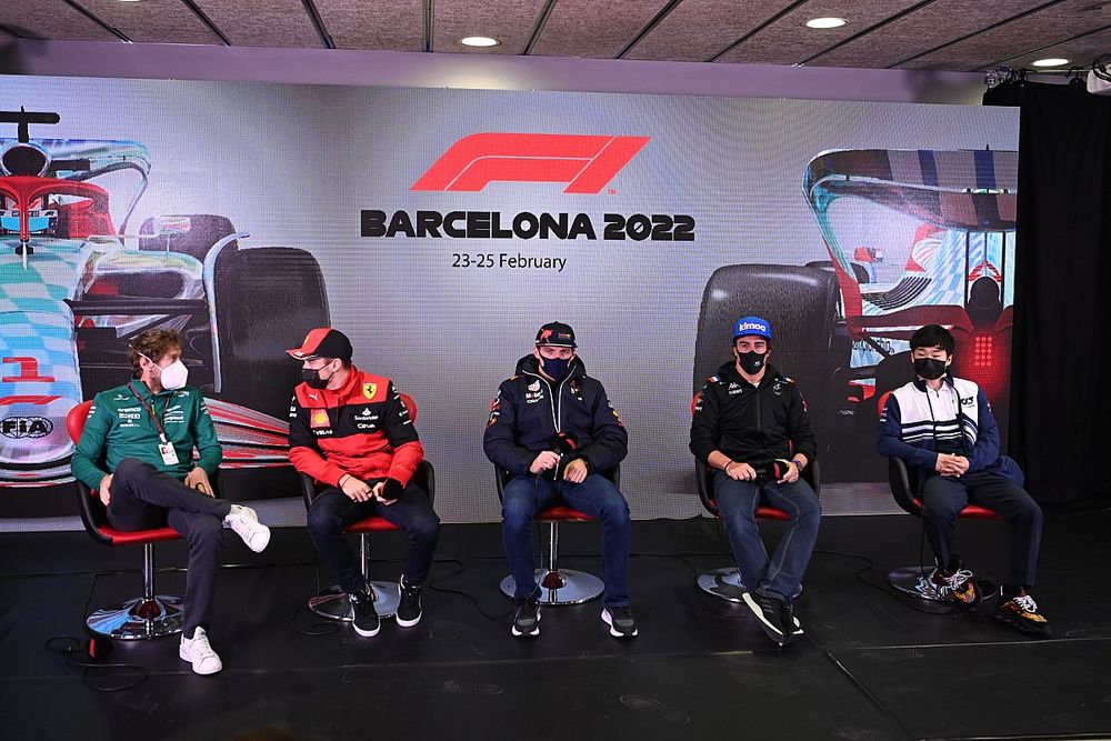 Sebastian Vettel, Aston Martin, Charles Leclerc, Ferrari, Max Verstappen, Red Bull Racing, Fernando Alonso, Alpine F1 Team, Yuki Tsunoda, Scuderia AlphaTauri, en la rueda de prensa