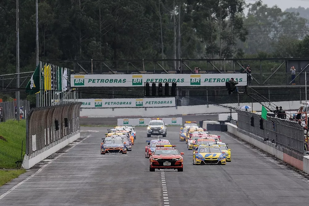 Largada da Stock Car no Velopark