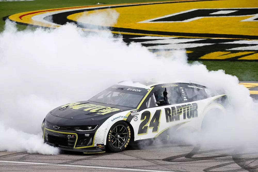 Race winner William Byron, Hendrick Motorsports, Chevrolet Camaro