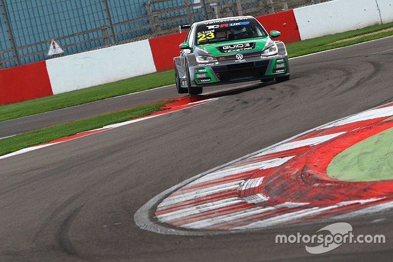 UK: tripletta WestCoast Racing a Donington, Lloyd è in pole e fa un altro passo verso il titolo