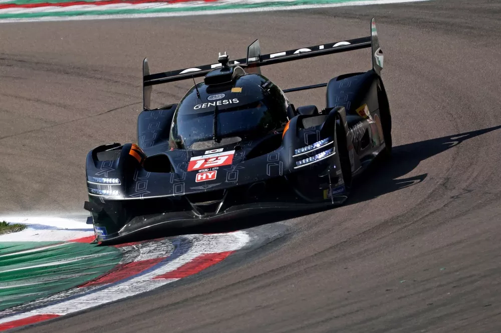 #19 Genesis Magma Racing Genesis GMR-001: Mathieu Jaminet, Paul-Loup Chatin, Daniel Juncadella