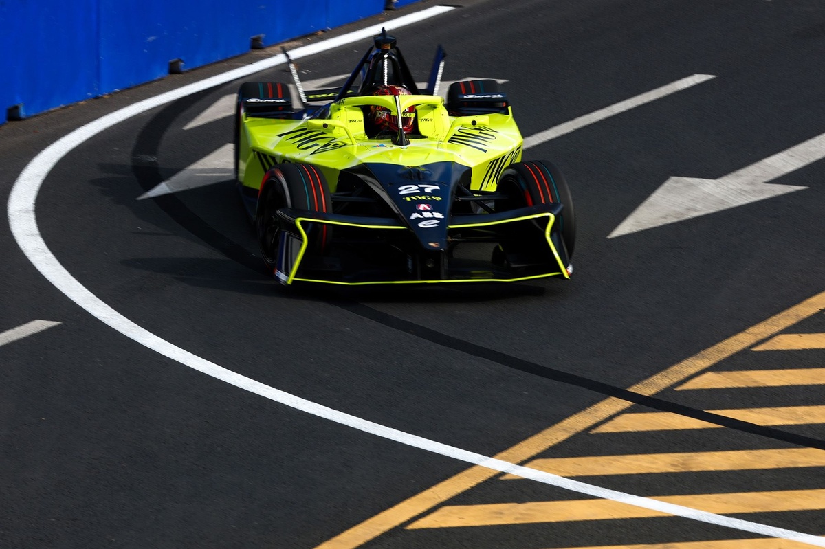 Formula E Sanya: Jake Dennis wins red-flagged race as title leader Mitch Evans retires