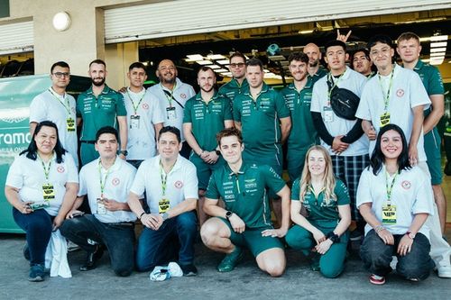 Por qué Aston Martin busca activamente a la próxima generación de mecánicos de F1