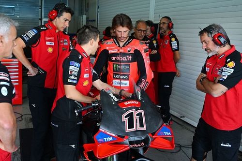 Ducati confirma que Bulega sustituirá a Márquez en Portimao y Valencia