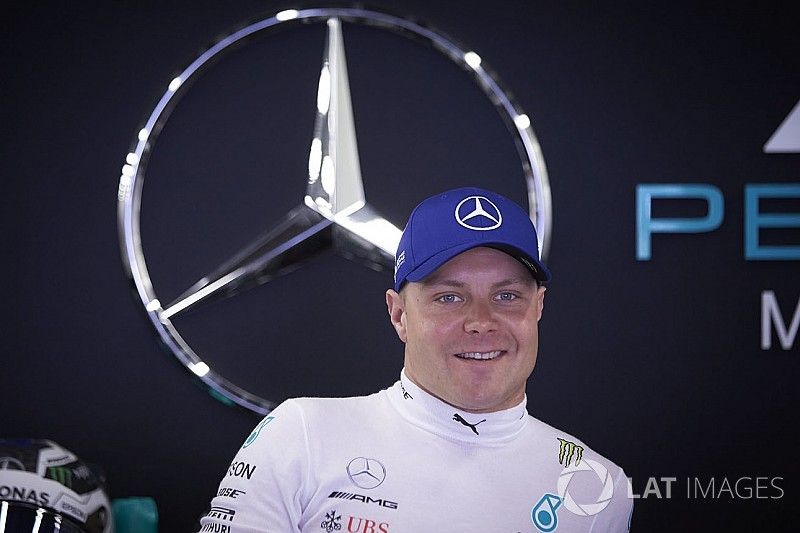 Valtteri Bottas, Mercedes AMG F1, in the garage