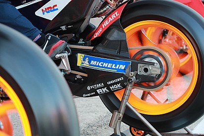 Thema Carbon-Schwinge: Pedrosa relativiert Crutchlows Kritik