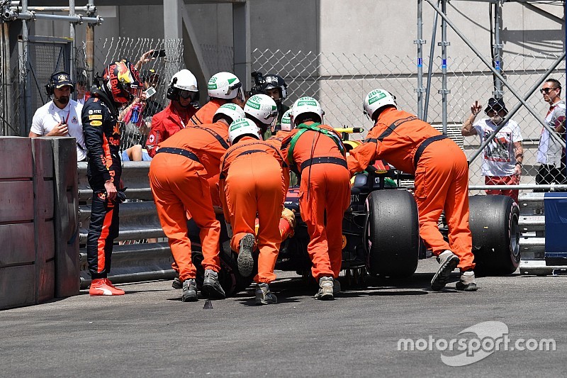 Red Bull-uralom az időmérő előtt a Monacói Nagydíjon: Verstappen a falban