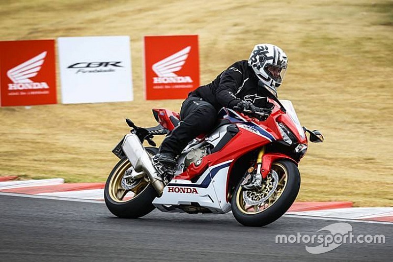Primeiras impressões Honda CBR 1000RR Fireblade: Um dia de Márquez