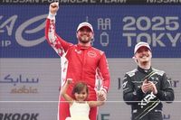 El especial momento del campeón del mundo de Fórmula E Rowland y su hija
