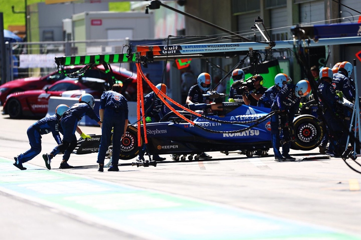 Williams F1 car still losing performance to cooling issues