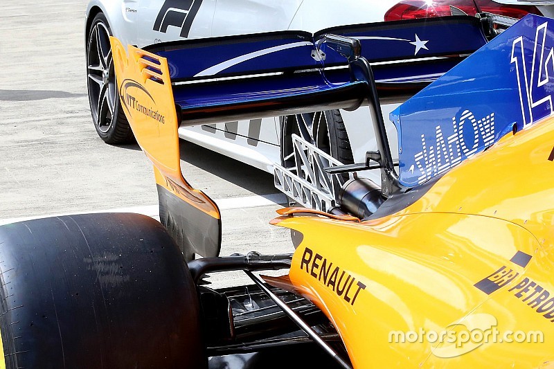 McLaren: spariscono le frange dalle paratie laterali dell'ala posteriore