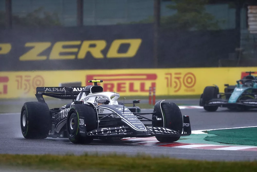 Yuki Tsunoda, AlphaTauri AT03, Lance Stroll, Aston Martin AMR22
