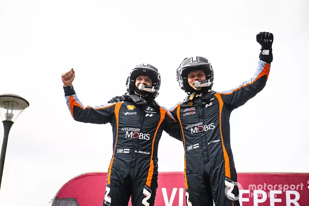 Ganadores Ott Tanak, Martin Jarveoja, Hyundai World Rally Team Hyundai i20 N Rally1