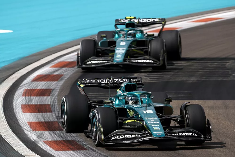 Lance Stroll, Aston Martin AMR22, Sebastian Vettel, Aston Martin AMR22
