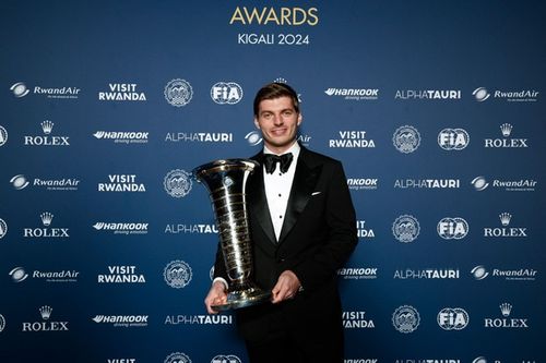 Verstappen y los campeones de 2024 recibieron sus trofeos en la Gala de la FIA