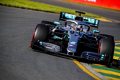 GP Australia: Hamilton all'ottava pole, delude la Ferrari con Vettel staccato