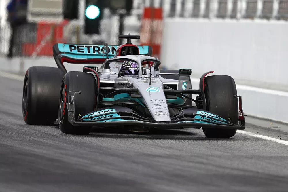 Lewis Hamilton, Mercedes W13