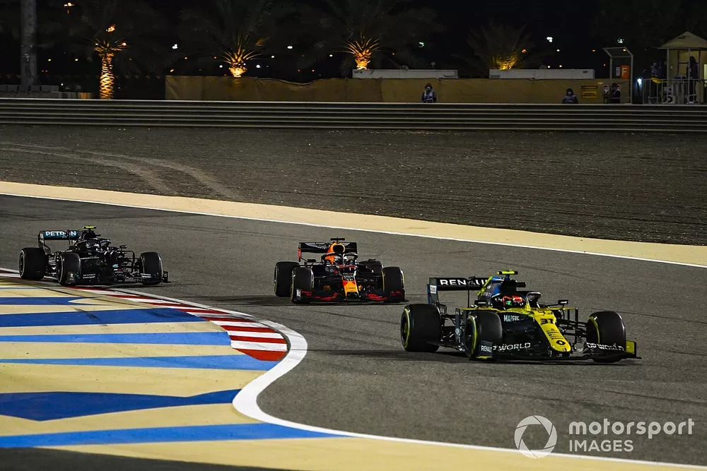Esteban Ocon, Renault F1 Team R.S.20, Max Verstappen, Red Bull Racing RB16, and Valtteri Bottas, Mercedes F1 W11