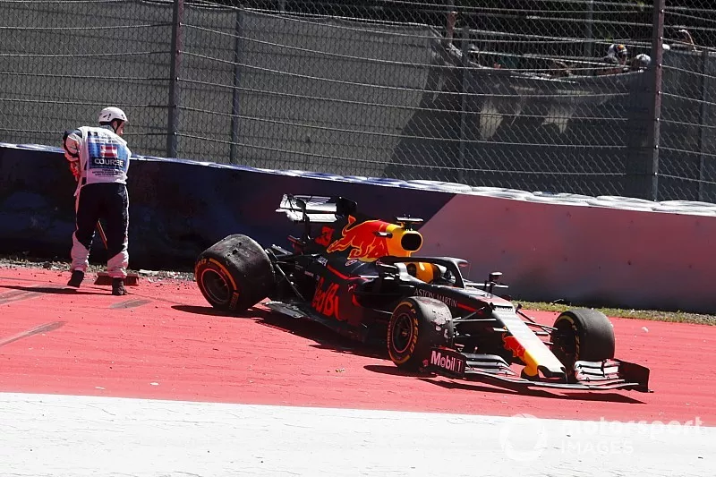 Max Verstappen, Red Bull Racing RB15 after the crash