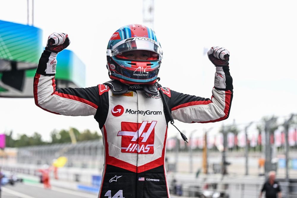 Chloe Chambers, Campos Racing, celebra su victoria