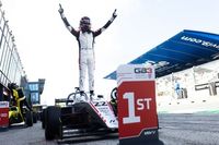 Zespoły F3 wykazują zainteresowanie Kucharczykiem