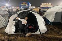 V&iacute;deo: los pilotos del Rally Dakar duermen en tiendas de campa&ntilde;a