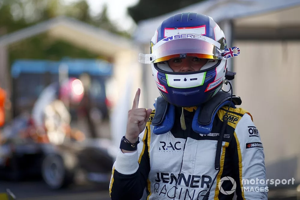 Pole sitter Jamie Chadwick