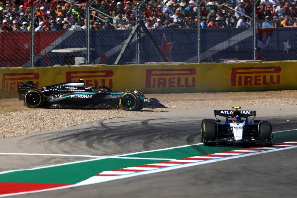 Andrea Kimi Antonelli, Mercedes, Carlos Sainz, Williams crash