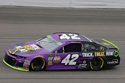 Kyle Larson misses out on win, playoff advancement
