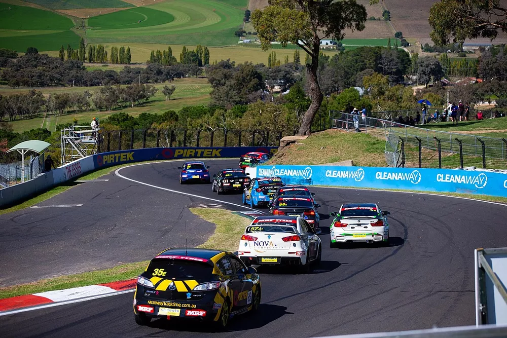 Bathurst 6 Hour field at Skyline