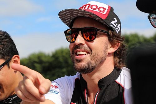 &iquest;La apuesta de la Triple Corona de Alonso ser&aacute; a expensas de la F1?