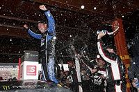 Clint Bowyer llega con una "ola de confianza" a su pista favorita