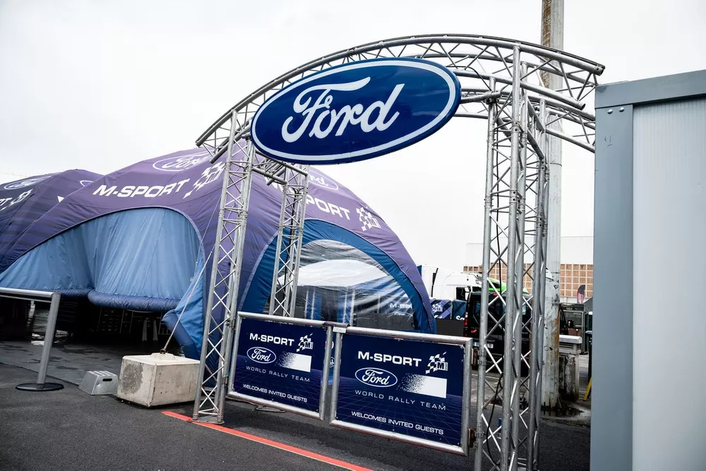 Parque de servicio de M-Sport Ford en el WRC