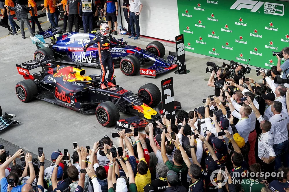 Le vainqueur Max Verstappen, Red Bull Racing